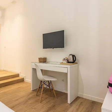 September's - Mytouristhome Affittacamere La Spezia